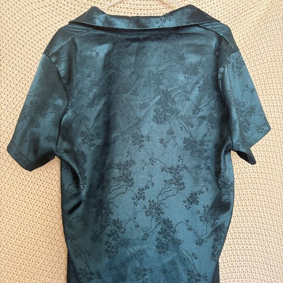 Men's Satin Embossed Button-Up Shirt - Picture 5 of 7